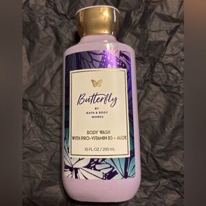 🎊3/$20 
Bath & Body Works Butterfly Body Wash 10 oz Pro-Vitamin B5 & Aloe